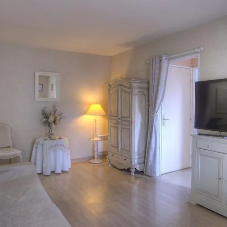 Otel Lutetia 2*