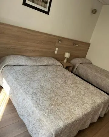 Otel Lutetia 2*